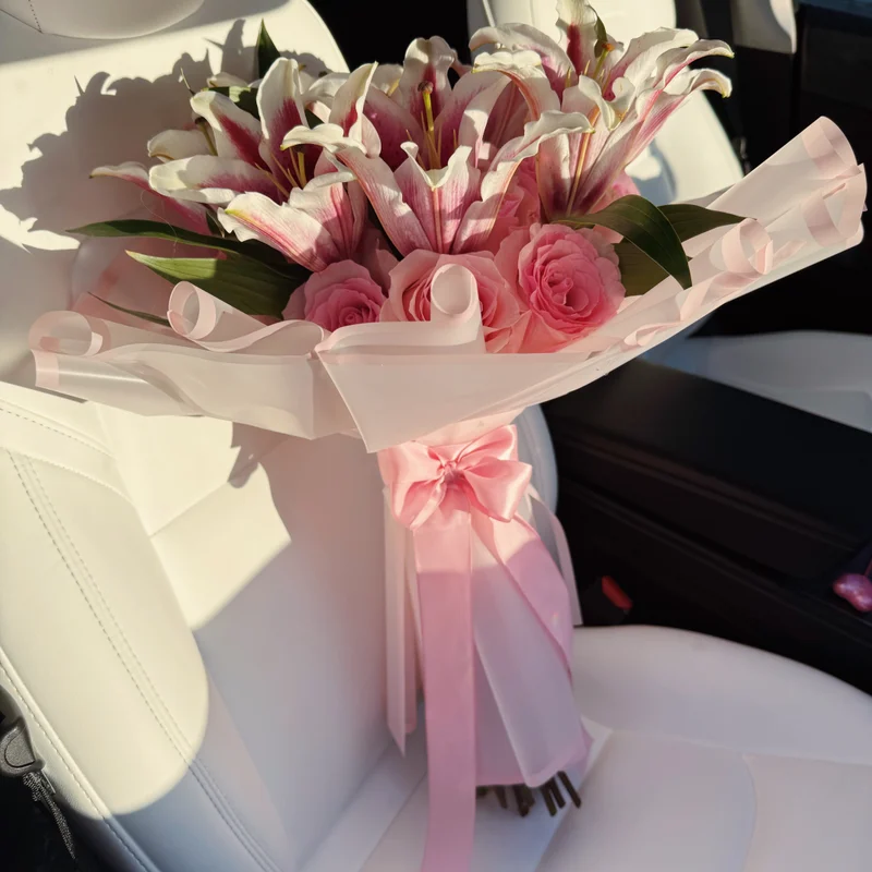 Pink Lily Rose - Premium Birthday & Romance & Anniversary & Thank You & Mother's Day flower arrangement | Gemma Flowers delivery
