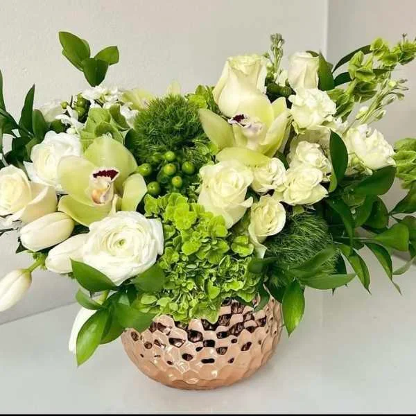 Ivory & Green Chrysanthemums - Premium flower arrangement | Gemma Flowers